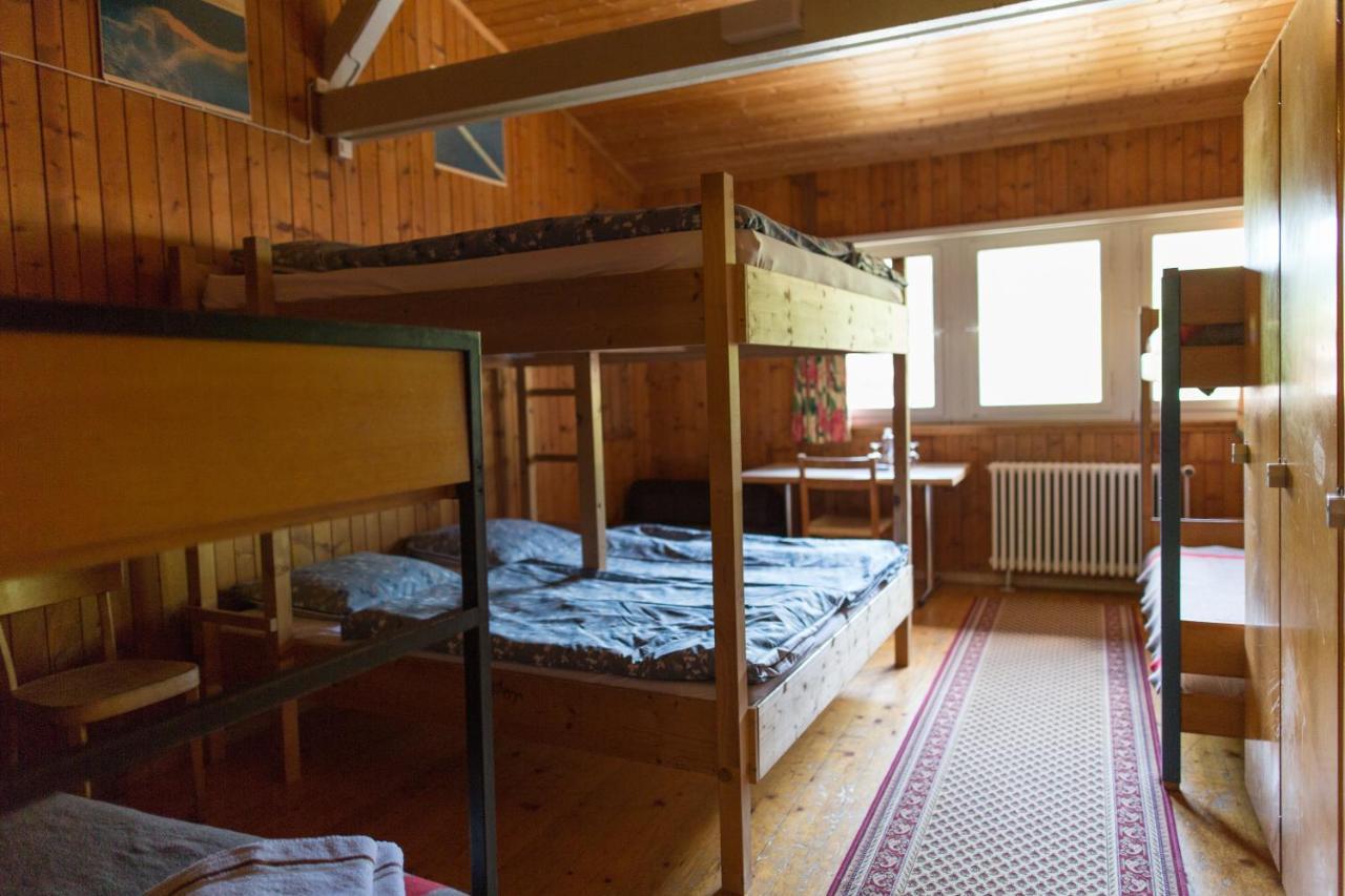 Hostel Chesa Selfranga