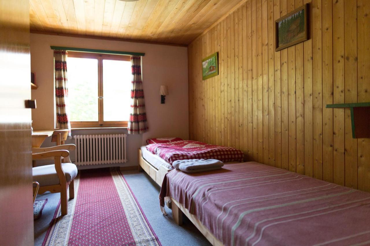 Hostel Chesa Selfranga