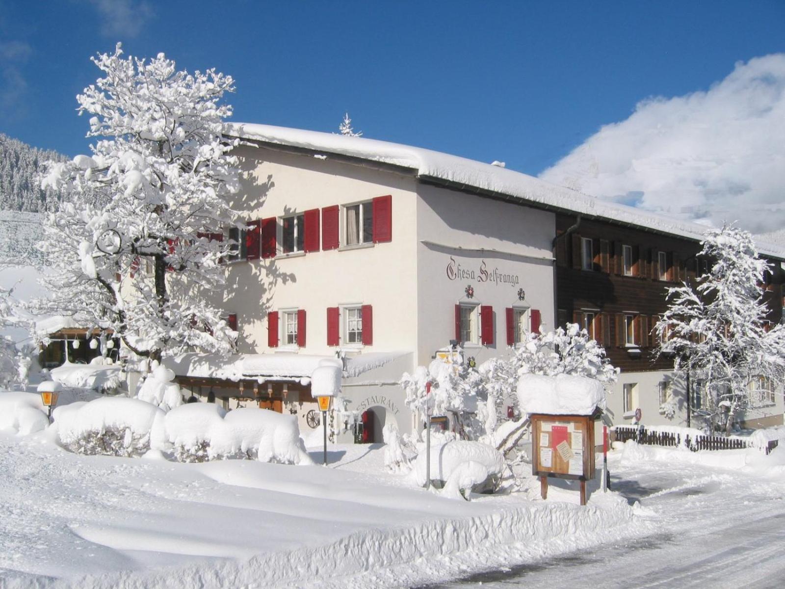 Hostel Chesa Selfranga